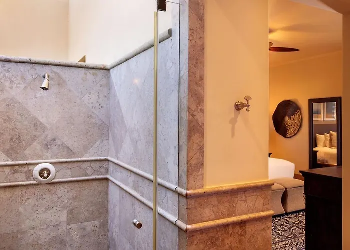 5-br Golf With Transportation Included Villa