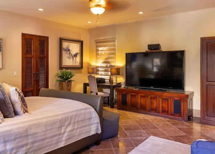 5-br Golf With Transportation Included Villa